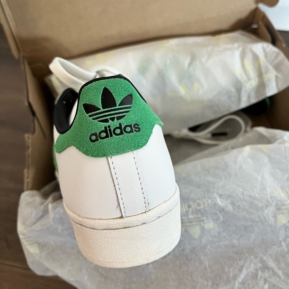 Adidas Superstar Shoes - Picture 2 of 4